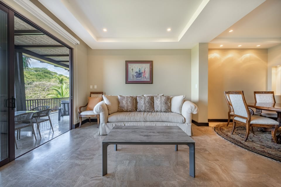 Ocean-View Costa Rica Villa, Balcony & Pool Apartment in Guanacaste Province