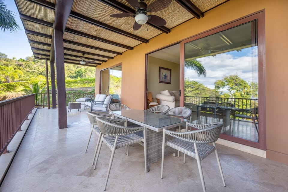 Ocean-View Costa Rica Villa, Balcony & Pool Apartment in Guanacaste Province