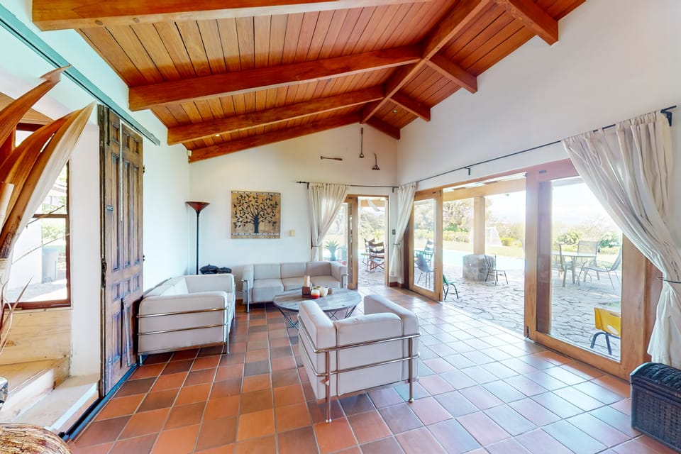 Mtn-View Farmhouse w/ Pool in Atenas House in Alajuela Province
