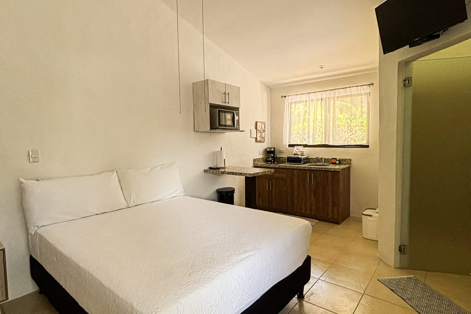 Club Voca Studio w/ Resort-Style Pool! Apartment in Coco