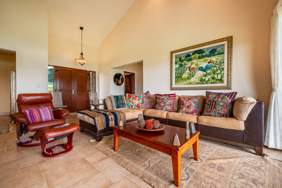 Near Lake Arenal & Volcano: Duplex Unit w/ Views! Apartment in Guanacaste Province