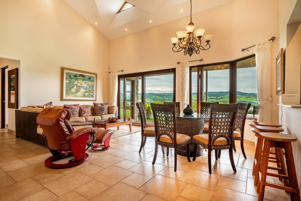 Near Lake Arenal & Volcano: Duplex Unit w/ Views! Apartment in Guanacaste Province