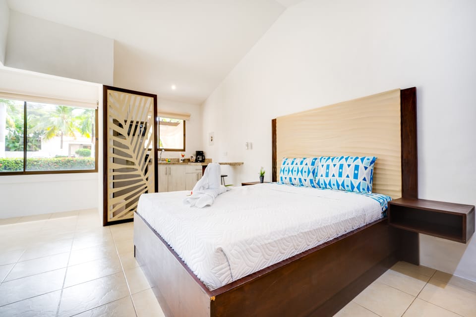 3-Unit Bundle: Club Voca Pool Access, Near Beach! House in Coco