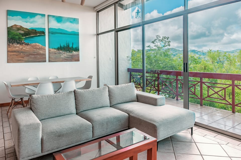 Playa del Coco 3BR: Ocean Views & Pools! Apartment in Guanacaste Province