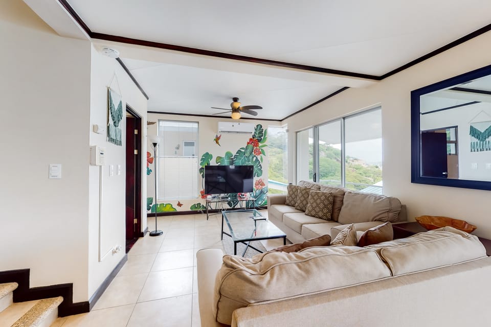 Playas del Coco Home w/ Ocean-View Deck, Pool House in Coco