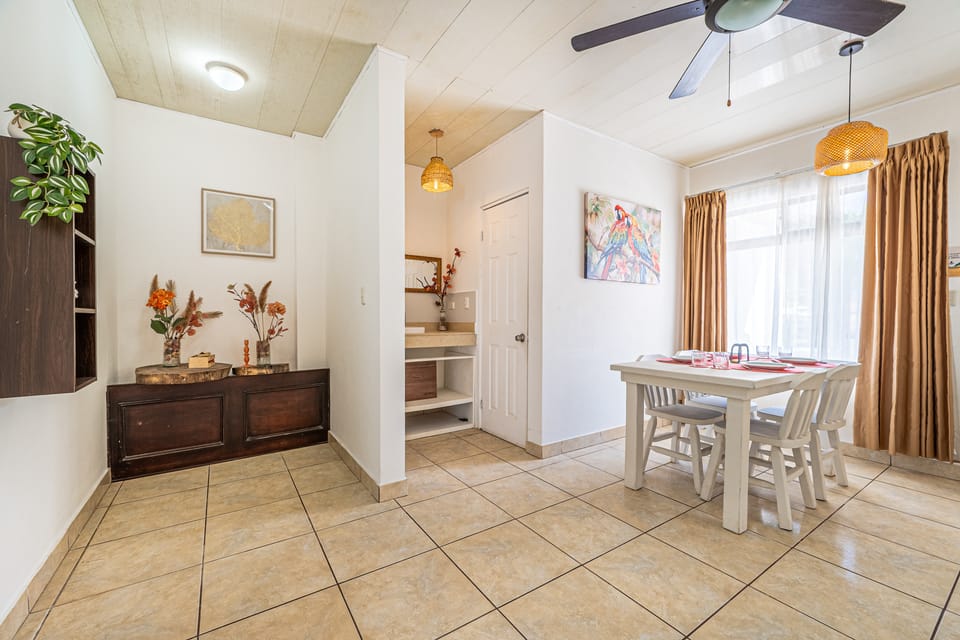 Playas del Coco Condo w/ Pool: Walk to Beach! Apartment in Guanacaste Province