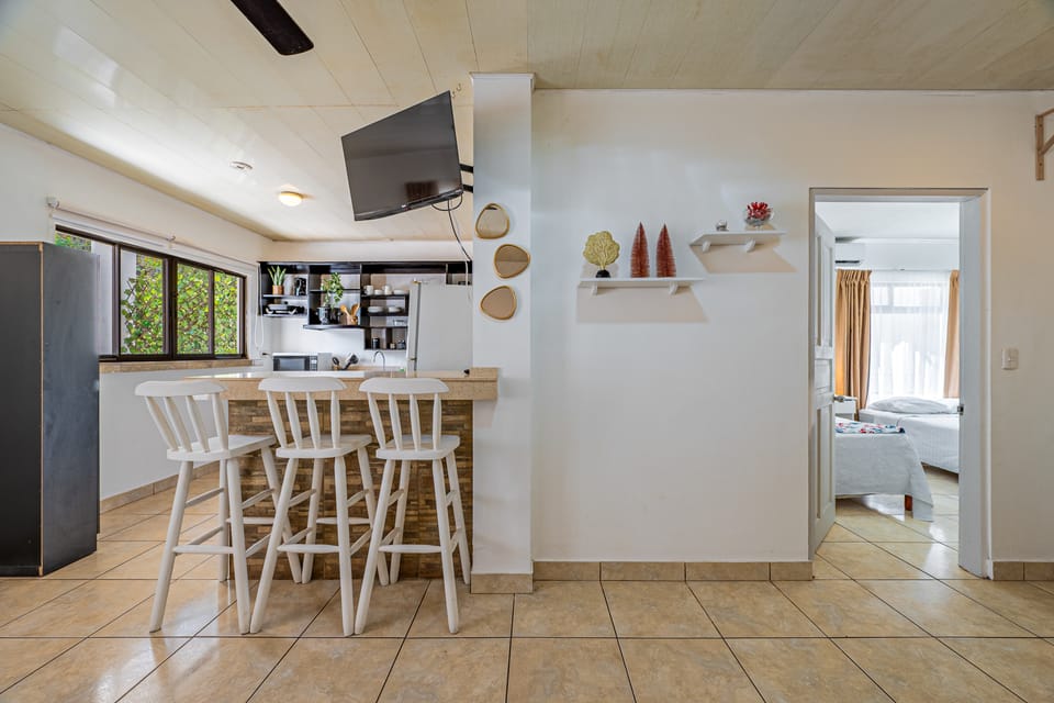 Playas del Coco Condo w/ Pool: Walk to Beach! Apartment in Guanacaste Province