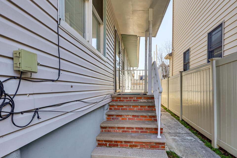 Easy Airport Access, Near Parks! Elizabeth Retreat Apartment in Hillside