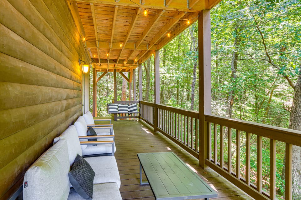 Hot Tub Haven! Family-Friendly Blue Ridge Cabin House in Georgia