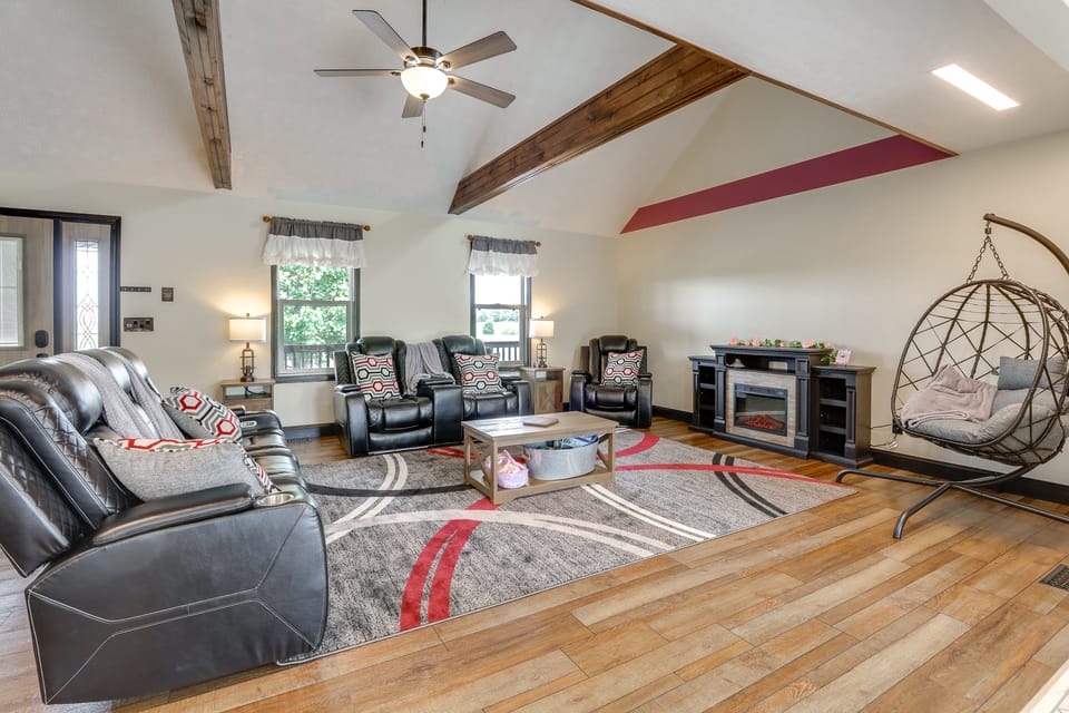 Game Room & Countryside Views! Salvisa Family Gem House in Kentucky