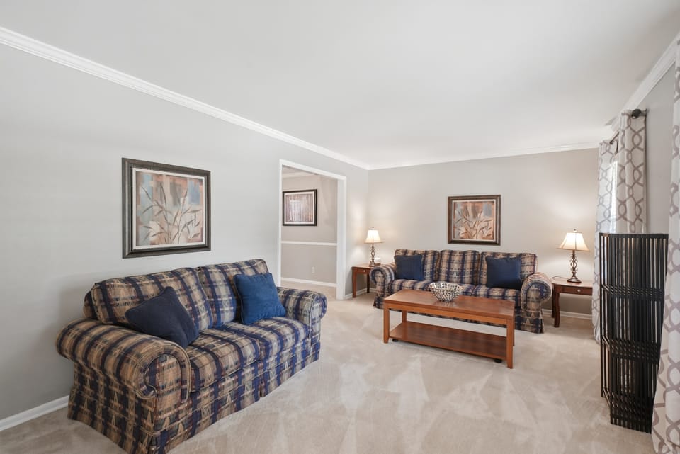 Private Pool, Patio! Spacious Home in Decatur House in Panthersville