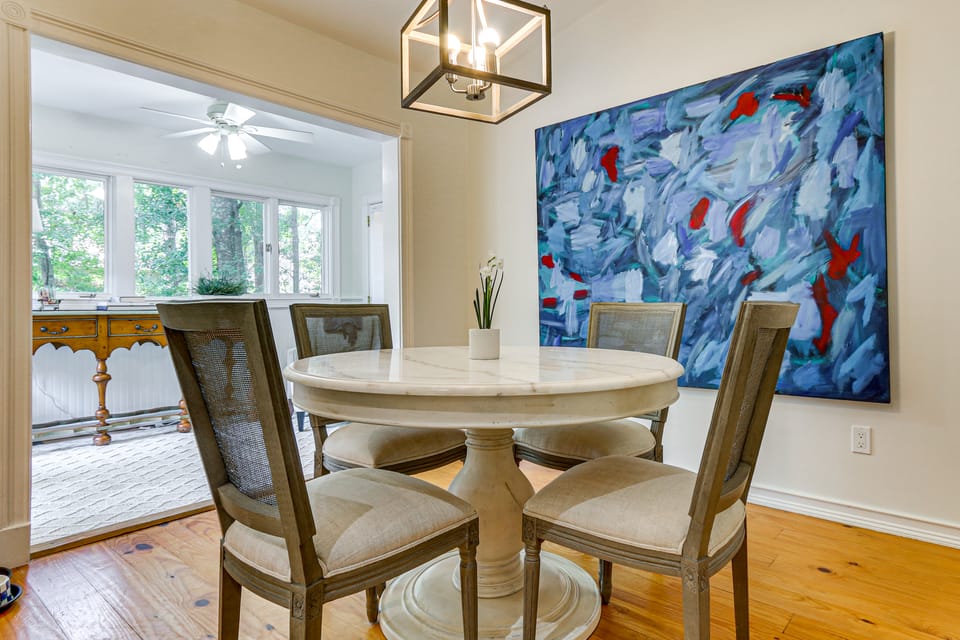 2 Mi to Coligny Beach! HHI Home w/ Deck House in Hilton Head Island