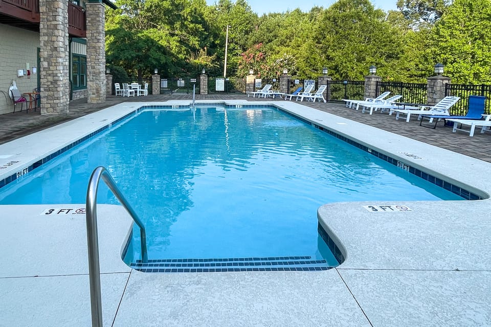 Condo on Lake Hartwell 3 Mi to Clemson Stadium Apartment in Lake Hartwell