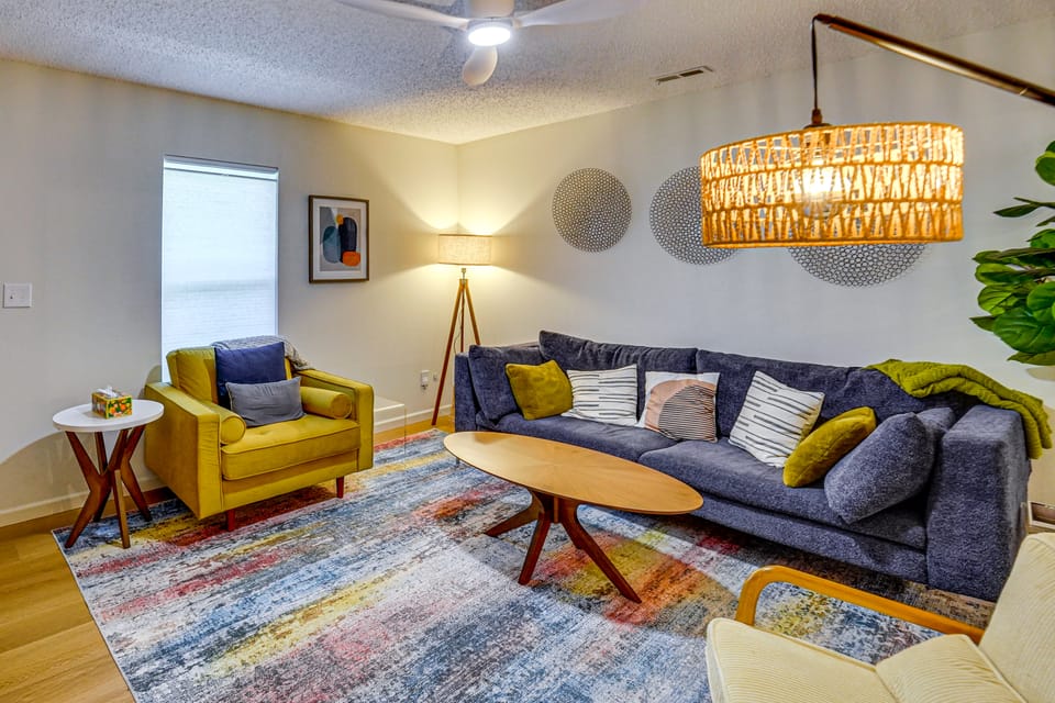 Remote Work Ready! Walkable Fayetteville Home Apartment in Fayetteville
