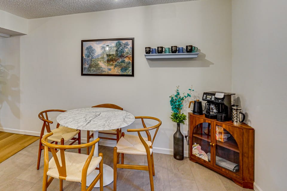 Remote Work Ready! Walkable Fayetteville Home Apartment in Fayetteville