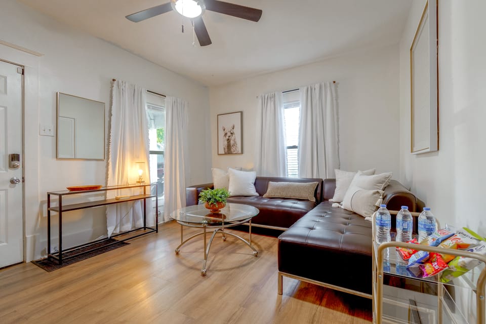 Cozy 3-Bedroom Home close to ISU & IWU,  Sleeps 6 House in Bloomington
