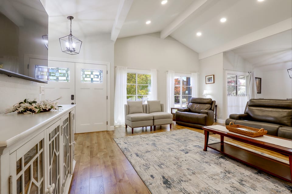 Napa Extended Stay: Private Pool, Garage Parking! House in Napa Valley