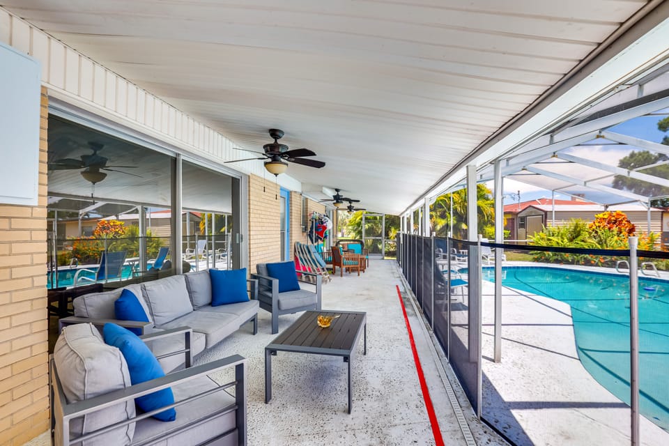 Lake Access & Pools! Side-by-Side Tampa Homes House in Tampa