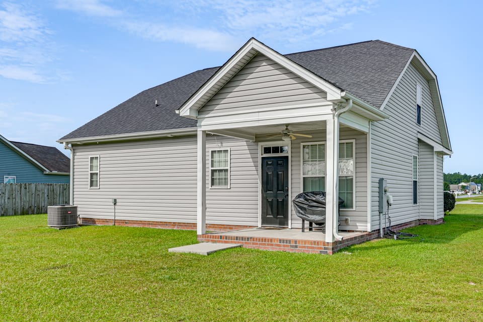 3 Mi to ECU! Modern Home w/ Game Room House in Greenville