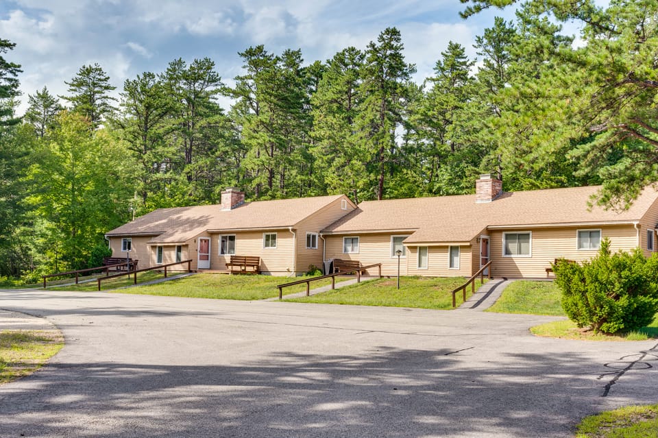 Walk to Echo Lake State Park! Family Escape Apartment in North Conway