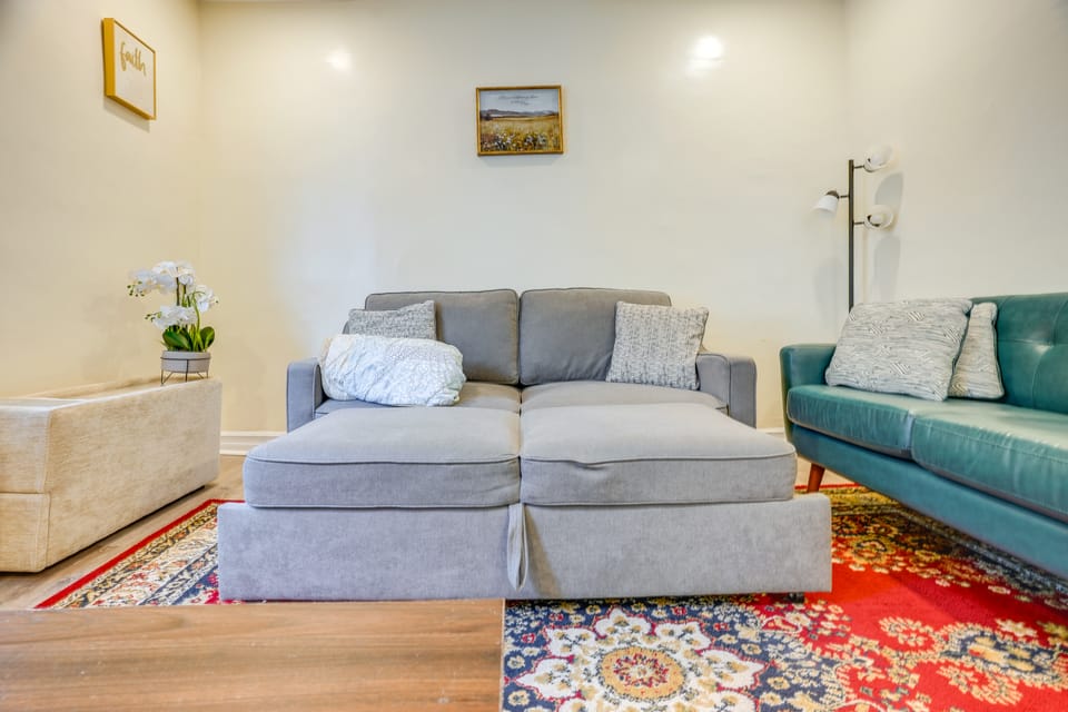 Near Shops & Transit to NYC! Yonkers Apt Apartment in Yonkers