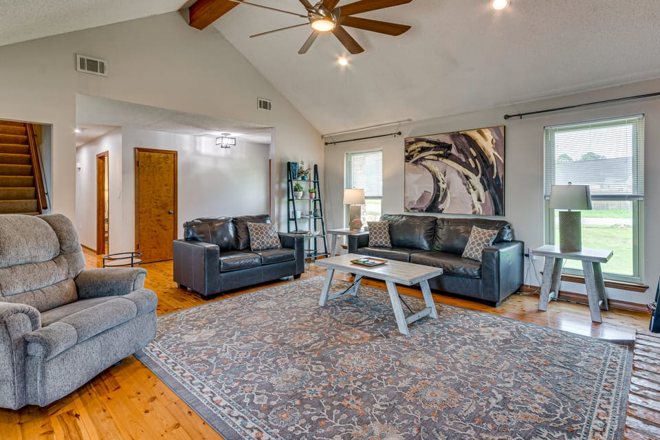 Mary Esther Family Home, 9 Mi to Navarre Beach! House in Florida