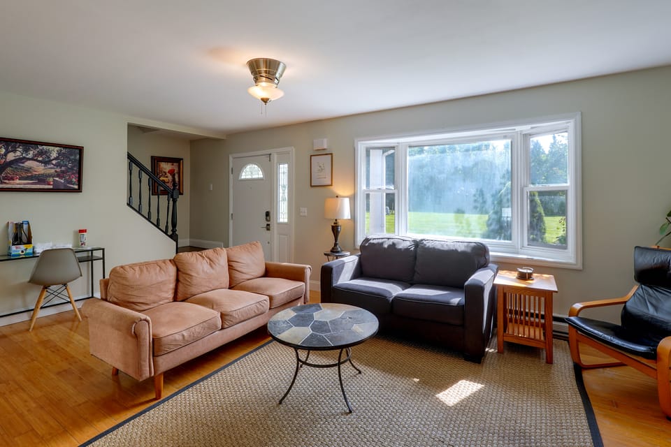 Hudson Valley Duplex: Hike, Sip + Explore! Apartment in Hudson Valley