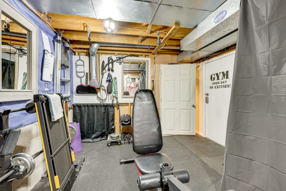 Home Gym & Office! Townhome Walk to Genesee River Apartment in Brighton