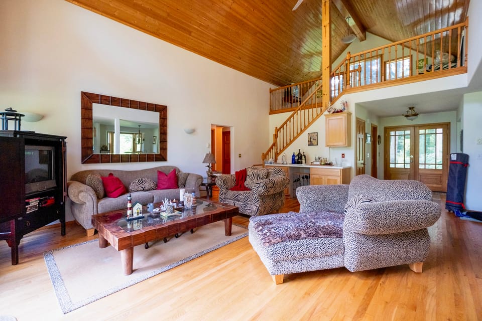 PNW Island Escape! Golf & Unwind in Nature House in Puget Sound