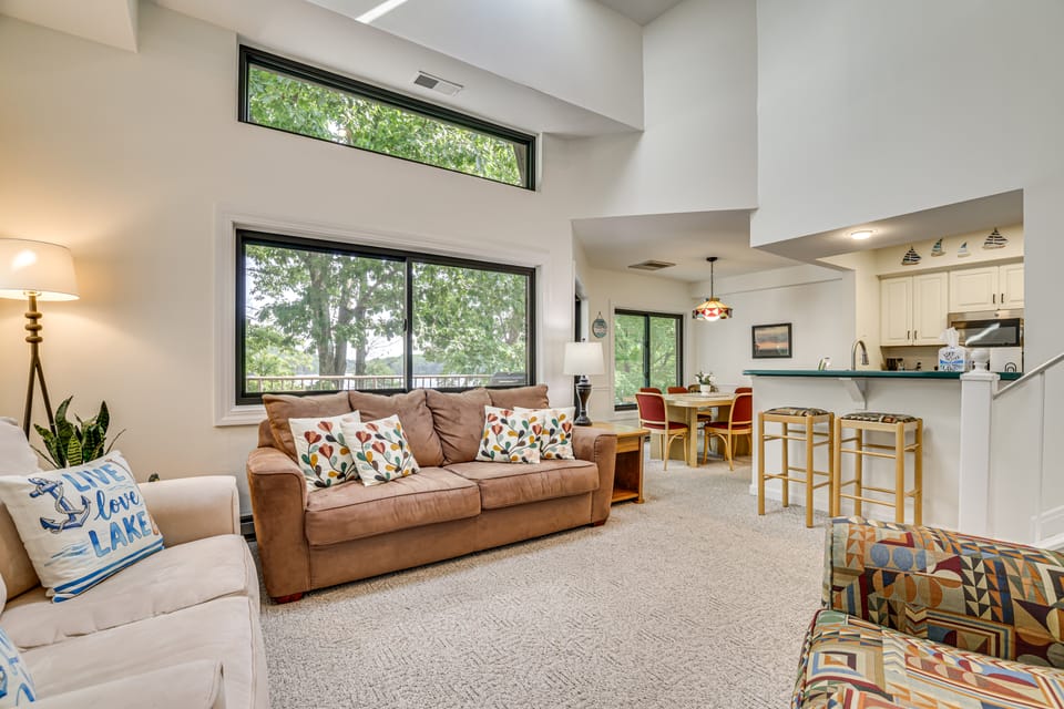 Lake Days, Pool Vibes! Family Retreat in Poconos Apartment in Big Boulder Lake