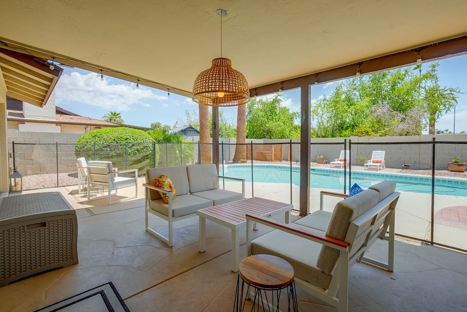 'Twin Palms' Family Oasis in Glendale House in Glendale