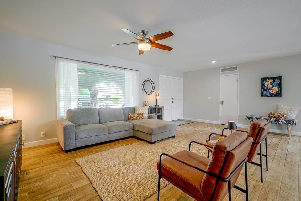 'Twin Palms' Family Oasis in Glendale House in Glendale