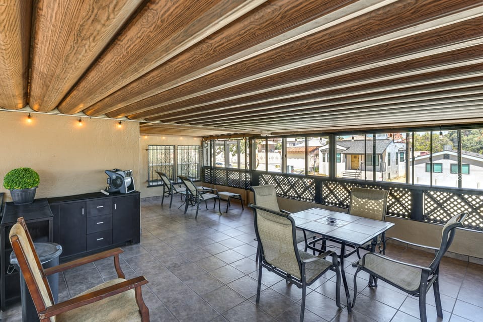 Walk to Metro! Historic View Park Home w/ Patio House in View Park-Windsor