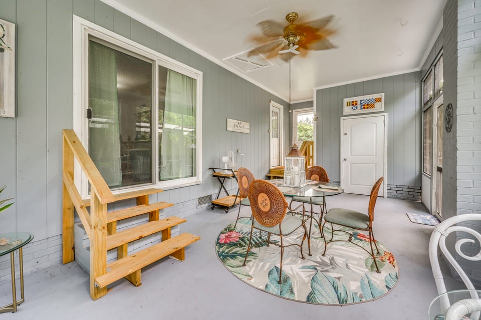 Family Beach Retreat w/ Private Pickleball Court House in Morehead City