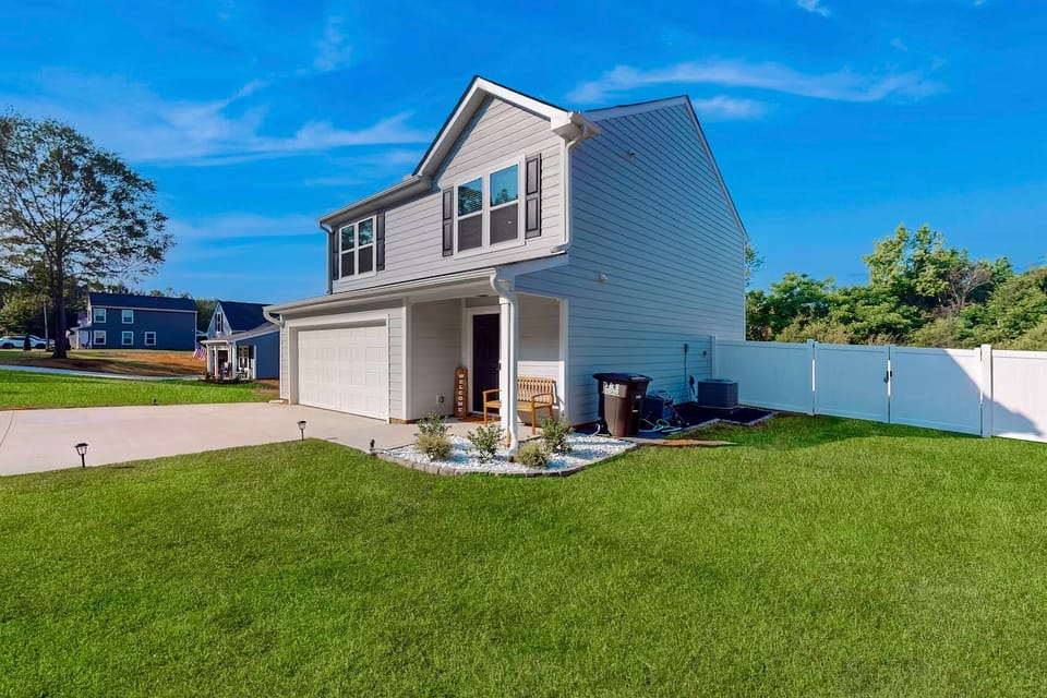 Family Home w/ Game Room, Near Lake Hartwell! House in Lake Hartwell