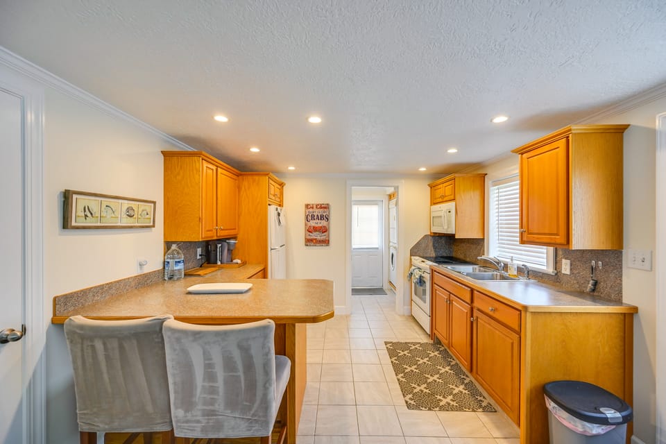 2 Mi to Beach! Naples Park Bungalow House in Naples Park