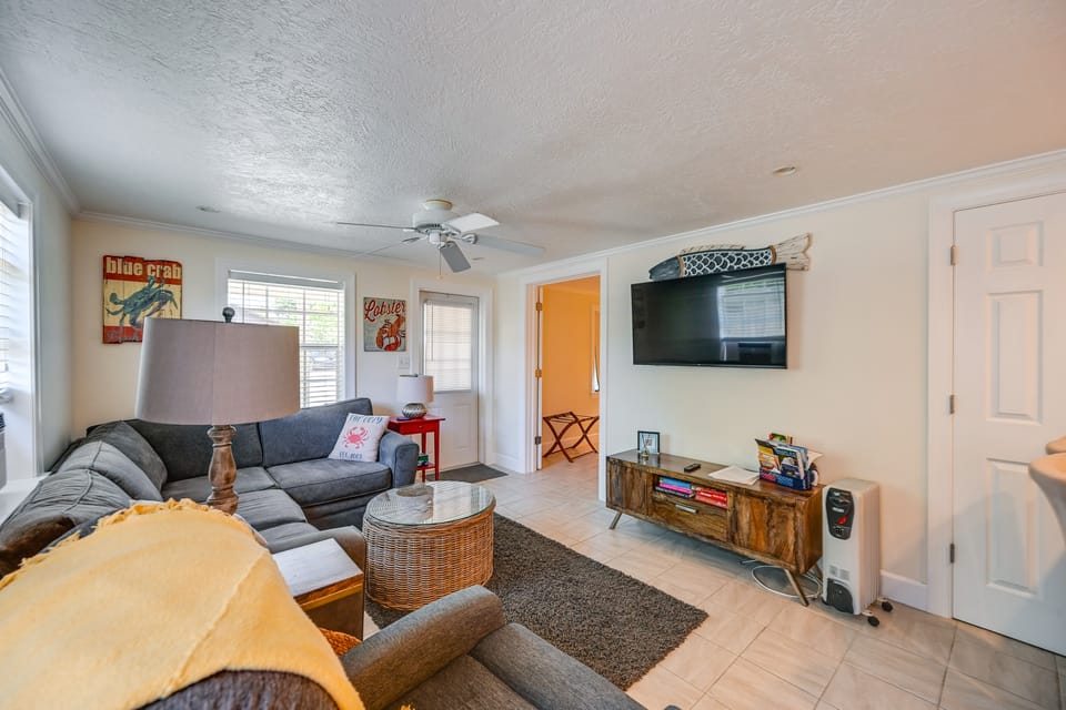 2 Mi to Beach! Naples Park Bungalow House in Naples Park