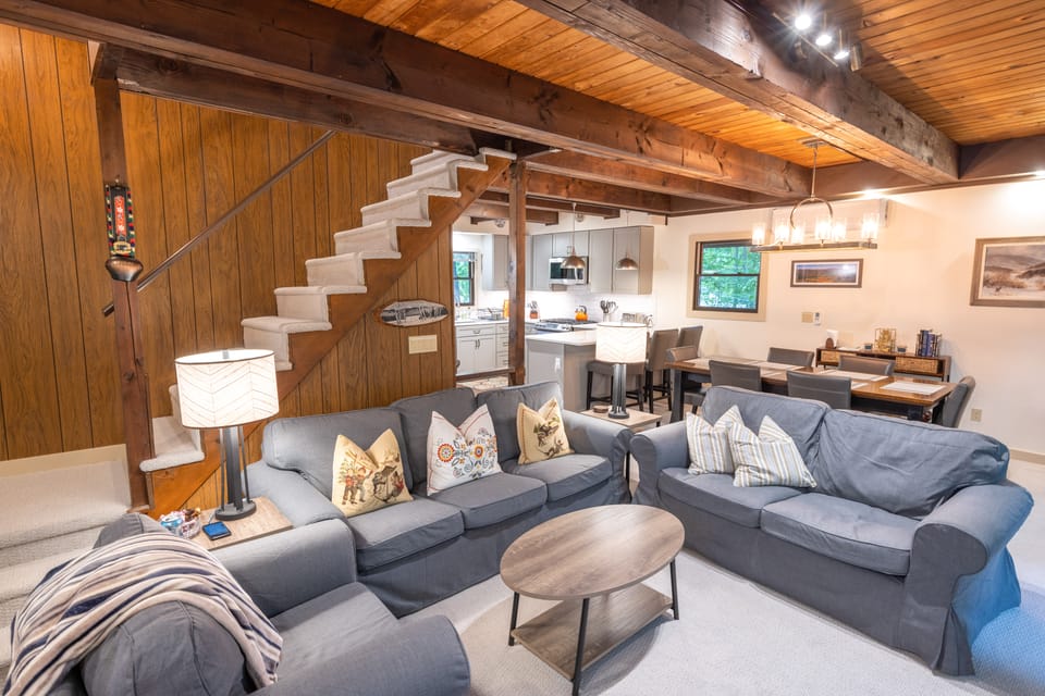 'StrautmanHaus' All-Season Berkshire East Chalet House in Charlemont