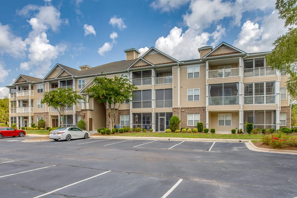 Golf Days, Pool Vibes! Condo 8 Mi to Sunset Beach Apartment in Brunswick County