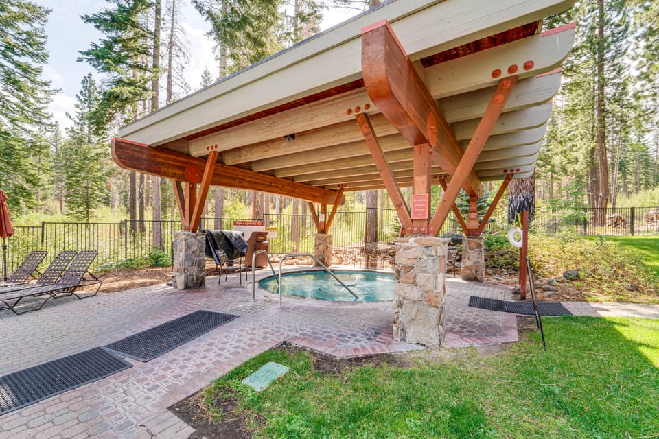 * Closest Ski-In/Out Condo at Northstar Village * Apartment in Northstar Drive