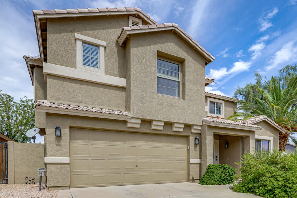 Golf View, Pool Access! Family Home in Queen Creek House in Queen Creek