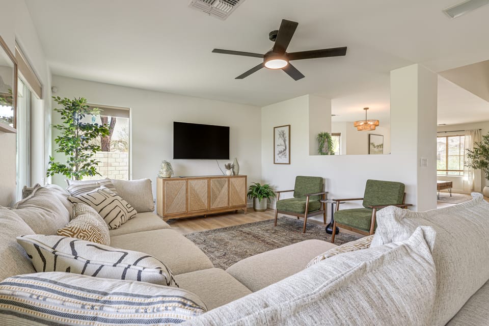 Golf View, Pool Access! Family Home in Queen Creek House in Queen Creek