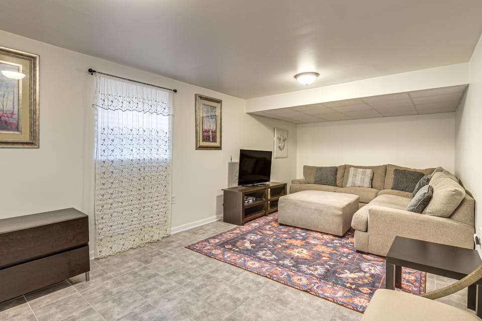 7 Mi to National Mall! Spacious Apt w/ Deck, Grill Apartment in Washington