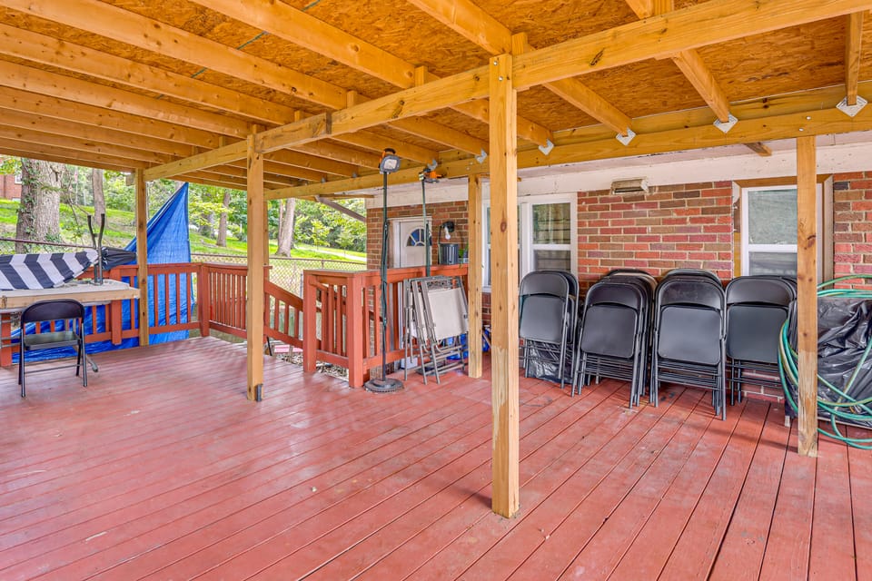 7 Mi to National Mall! Spacious Apt w/ Deck, Grill Apartment in Washington