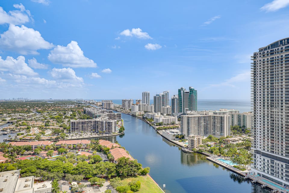High-Rise Ocean View, Pool Access! Beachwalk Condo Apartment in Hallandale Beach