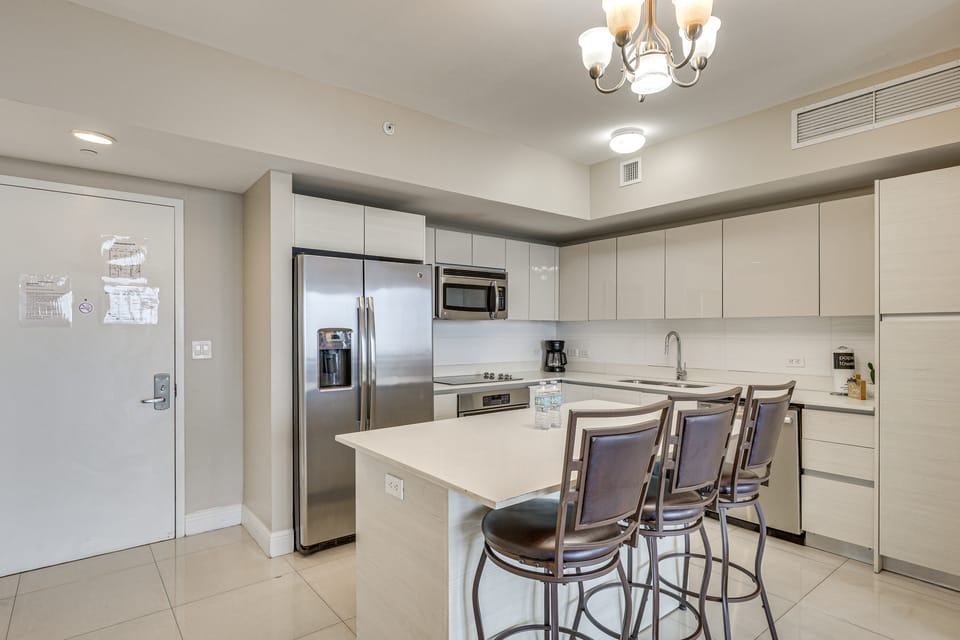 High-Rise Ocean View, Pool Access! Beachwalk Condo Apartment in Hallandale Beach