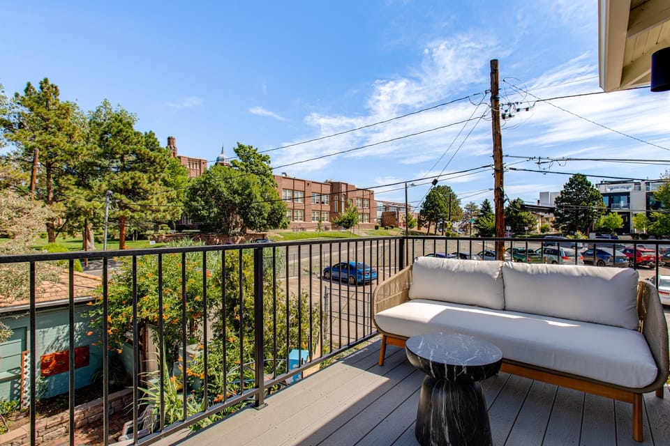 Mountain & Lake Views! Unit 1 Mi to Empower Field House in Denver