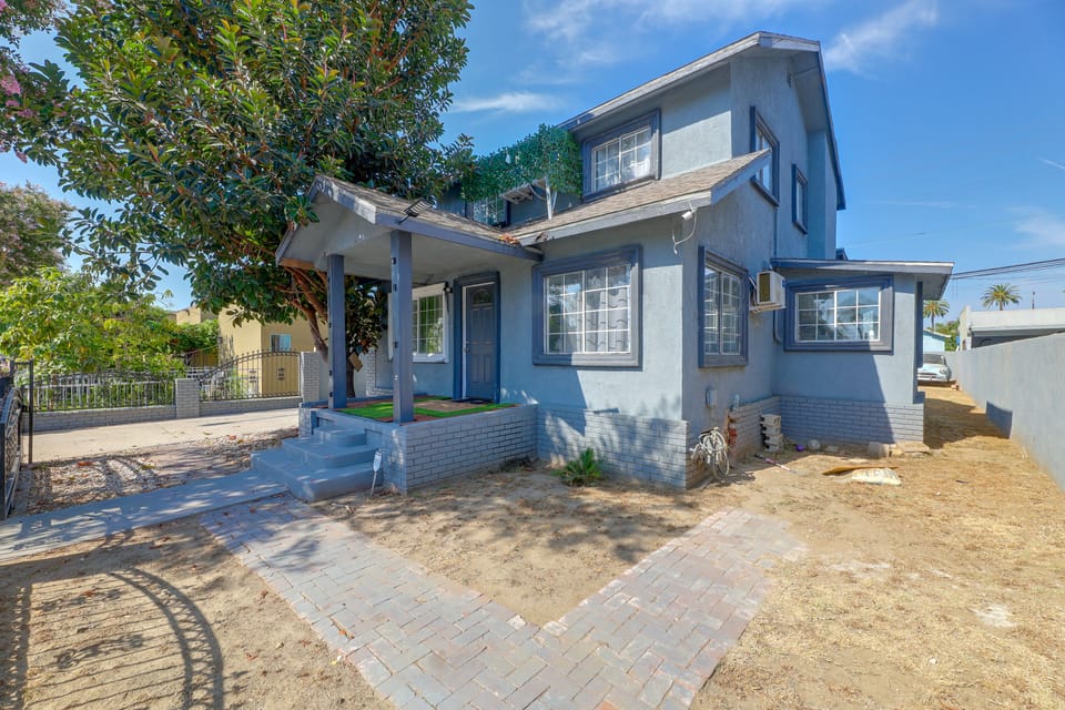 Walkable Location! Spacious Huntington Park Home House in Huntington Park