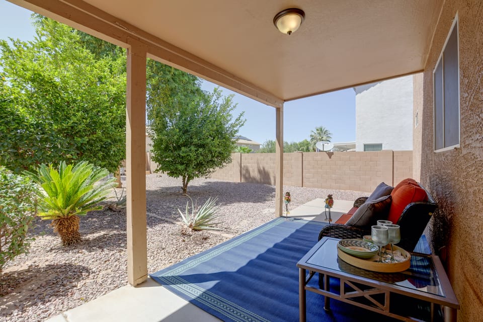 Extended Stay w/ Pool Access, Near Queen Creek House in San Tan Valley