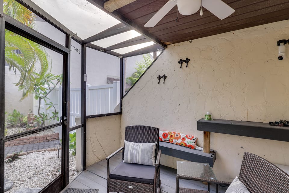 Steps to Pool & Bay! Extended Apollo Beach Retreat Apartment in Apollo Beach